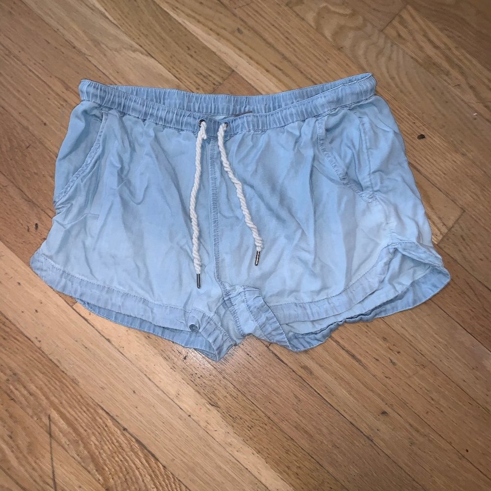 American Eagle blue shorts